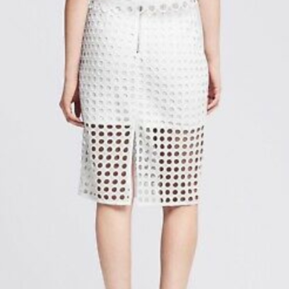 🎉HP🎉 Banana Republic White Eyelet Pencil Skirt